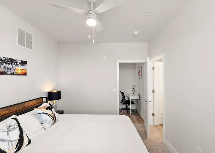 Old Town Camelback Mall Mountain View Pool Apartment