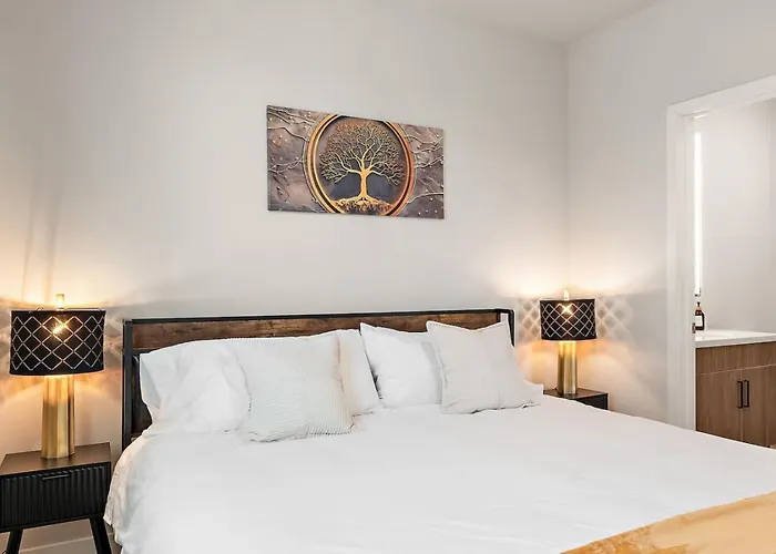 Old Town Camelback Mall Mountain View Pool Apartment *