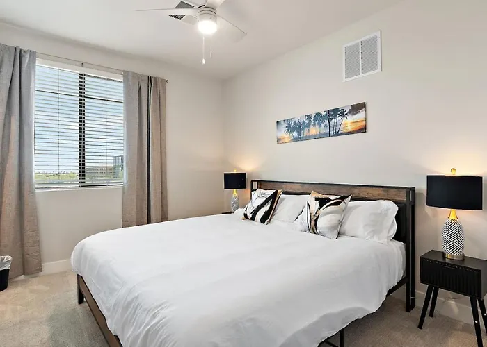 Old Town Camelback Mall Mountain View Pool Apartment