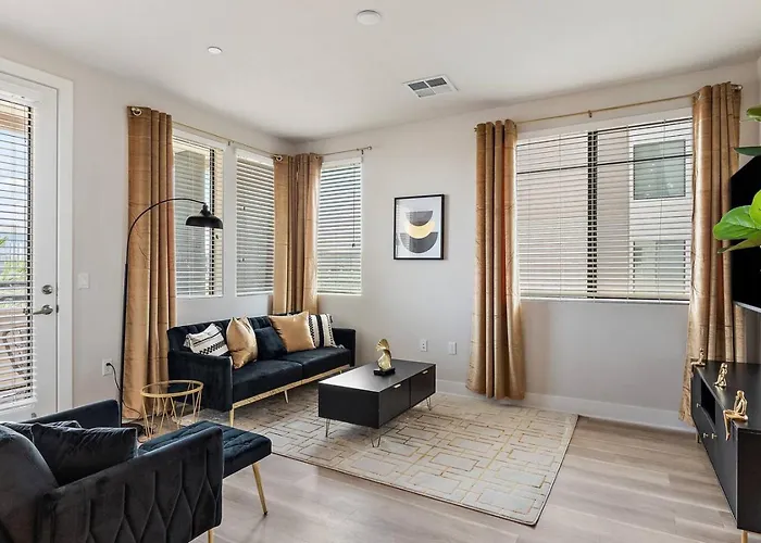 Old Town Camelback Mall Mountain View Pool Apartment *